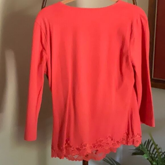 Crossover Lace Wrap Top - Picture 4 of 4